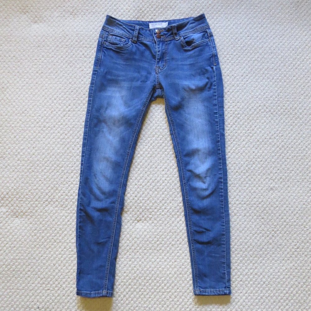 Encore Skinny Jeans Med/Light Wash Sz 3 EUC